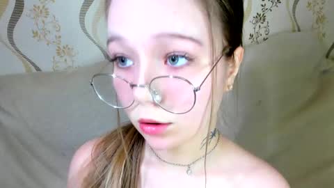 MelMooon online show from 9, 1, 2026