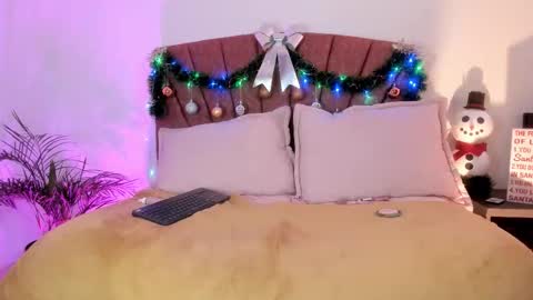  Leslie  online show from 15, 12, 2025