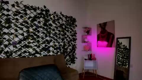melody_cute10 online show from 17, 6, 2026