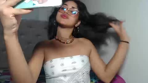 melody phillips online show from 22, 9, 2025