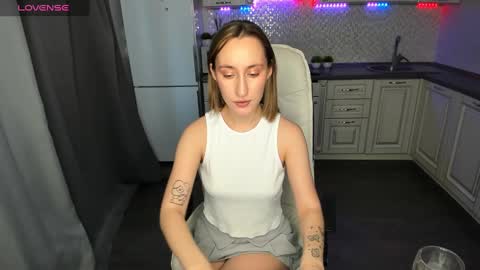 Snapshot of melodyoflovee chatting on 18, 12, 2024 Kaylie online show from 18, 12, 2024