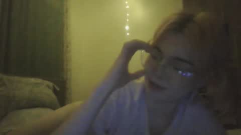 Snapshot of melted_l chatting on 2, 10, 2025 krinzhulya online show from 2, 10, 2025