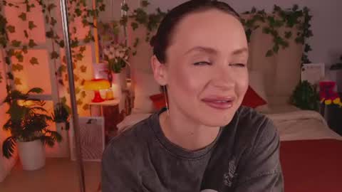 Heeyyooo Im Nans Subscribe to me I will be glad online show from 10, 7, 2026