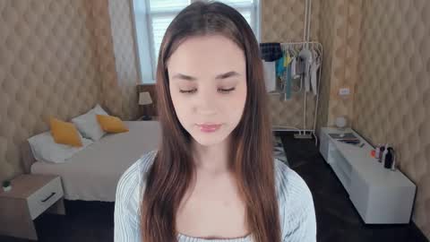 Snapshot of meoww_meows chatting on 7, 10, 2025 Julie online show from 7, 10, 2025
