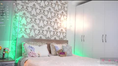 Snapshot of mercedesss_8 chatting on 23, 1, 2025 Next show on 03 Dec online show from 23, 1, 2025