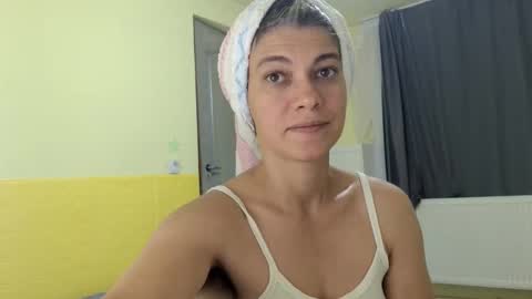 Snapshot of merciylove chatting on 24, 9, 2025 Miss Helena online show from 24, 9, 2025