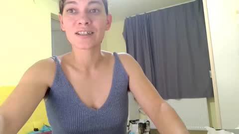 Snapshot of merciylove chatting on 12, 11, 2025 Miss Helena online show from 12, 11, 2025