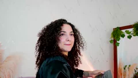 Merida Bell online show from 3, 2, 2026