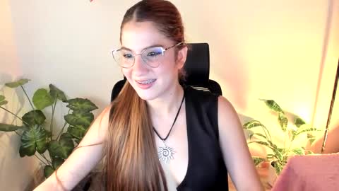 Snapshot of meridaxbrave_ chatting on 28, 9, 2025 laura 3 i am independent model online show from 28, 9, 2025