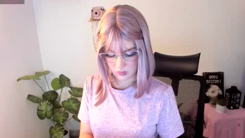 Snapshot of meridaxbrave_ chatting on 10, 11, 2025 laura 3 i am independent model online show from 10, 11, 2025