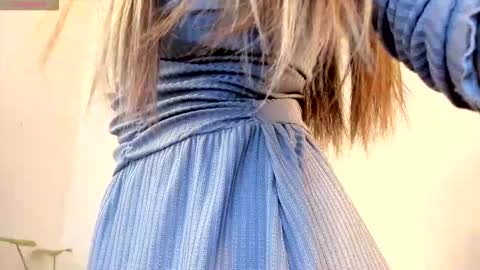 Snapshot of meridaxbrave_ chatting on 27, 11, 2025 laura 3 i am independent model online show from 27, 11, 2025