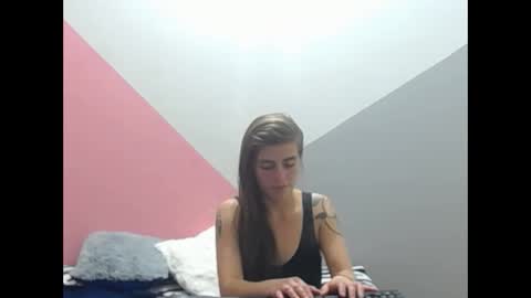 Snapshot of merily_duff chatting on 6, 11, 2025 MERILY online show from 6, 11, 2025