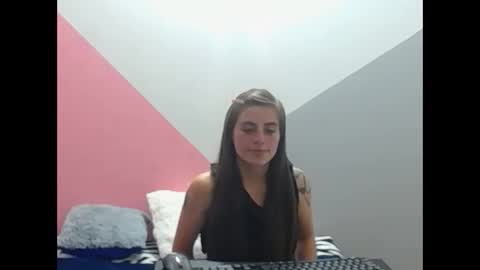 Snapshot of merily_duff chatting on 10, 11, 2025 MERILY online show from 10, 11, 2025