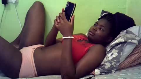 Snapshot of merlin_queen chatting on 12, 2, 2025 merlin_queen online show from 12, 2, 2025