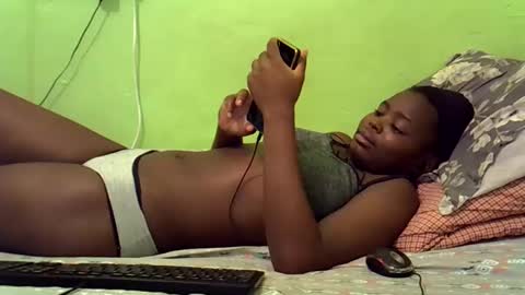 Snapshot of merlin_queen chatting on 26, 2, 2025 merlin_queen online show from 26, 2, 2025