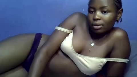 Snapshot of merlin_queen chatting on 11, 10, 2025 merlin_queen online show from 11, 10, 2025