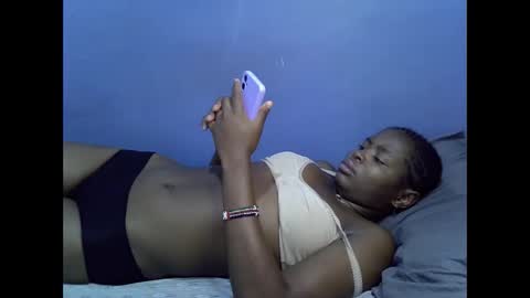 Snapshot of merlin_queen chatting on 13, 10, 2025 merlin_queen online show from 13, 10, 2025