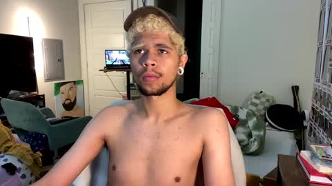 Snapshot of merlinharriss chatting on 20, 2, 2025 Merlinz Magic online show from 20, 2, 2025