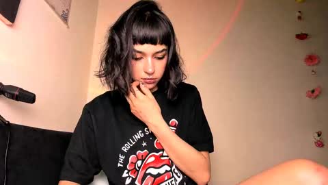 Snapshot of merlynn_ chatting on 17, 12, 2024 Diane 3 online show from 17, 12, 2024