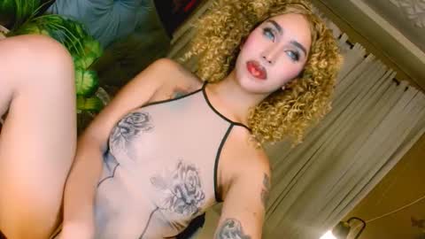 Snapshot of mesmerizingfuckdoll chatting on 6, 1, 2026 mistress jasmine online show from 6, 1, 2026