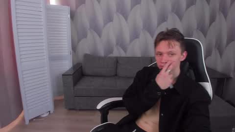 MEVERIK OUSHEN online show from 21, 4, 2026