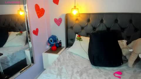 meylagia online show from 10, 2, 2025