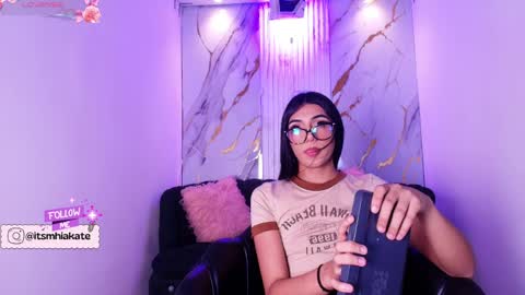 Mhia Kate online show from 6, 4, 2026