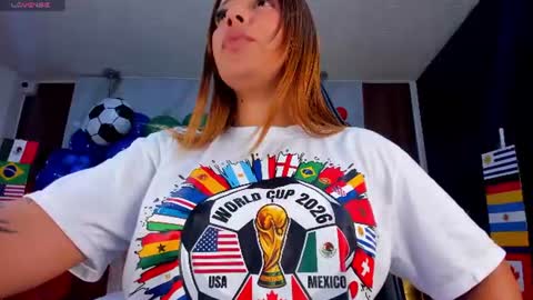Snapshot of mia_18v chatting on 22, 6, 2026 Violett online show from 22, 6, 2026