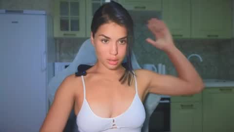 Mia online show from 17, 9, 2025