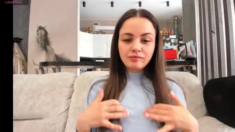 Mia online show from 4, 3, 2025