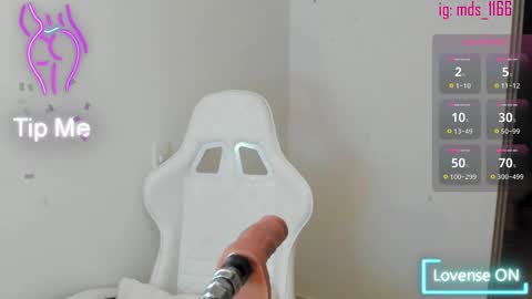 Mia adams  online show from 28, 2, 2025