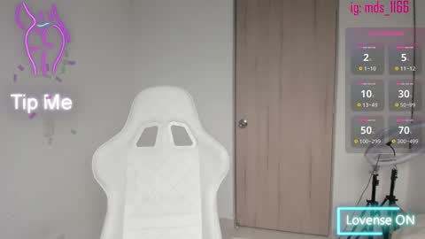 Mia adams  online show from 6, 3, 2025