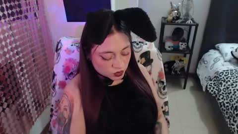 mia online show from 1, 10, 2025