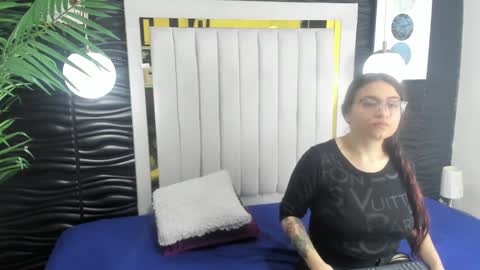 Dreams Couple online show from 7, 1, 2025