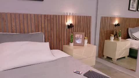 Mia Bellefort online show from 23, 3, 2026