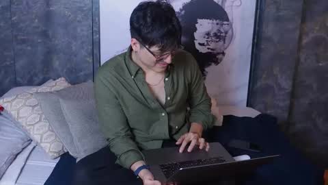 Belmont and Mia online show from 13, 4, 2026