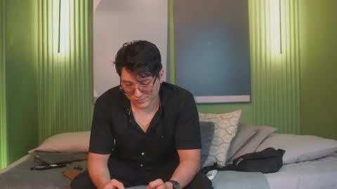 Belmont and Mia online show from 24, 4, 2026