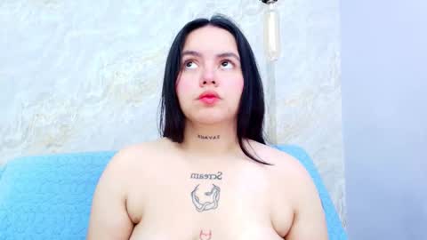 Snapshot of mia_candy_0 chatting on 9, 10, 2025 Mia online show from 9, 10, 2025