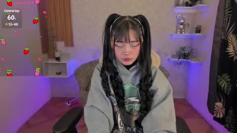 Snapshot of mia_cat05 chatting on 8, 1, 2025 Mia online show from 8, 1, 2025