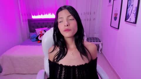 Snapshot of mia_clay1 chatting on 25, 11, 2025 Mia online show from 25, 11, 2025