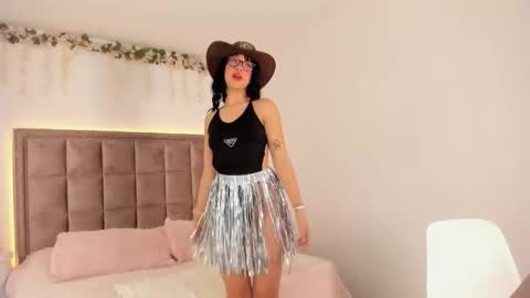 mia_corner online show from 11, 10, 2025