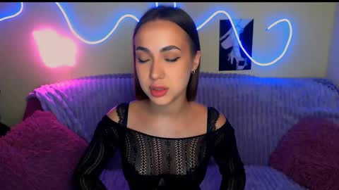 mia_cutie77 online show from 7, 10, 2025