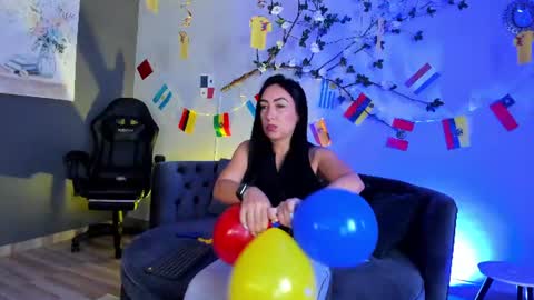 mia_davis__ online show from 13, 6, 2026