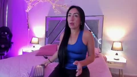 mia_davis__ online show from 6, 7, 2026