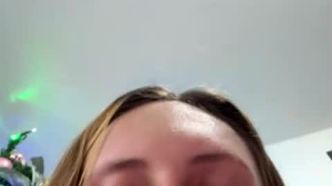 Snapshot of mia_dca chatting on 17, 12, 2025 mia_dca online show from 17, 12, 2025