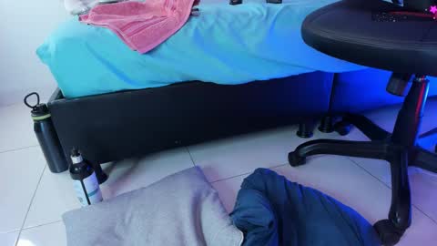 Mia online show from 25, 2, 2025