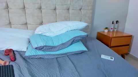 MIA help me get to 25 hands up online show from 12, 3, 2026