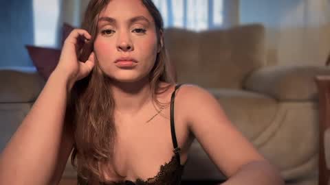Snapshot of mia_ferrer777 chatting on 27, 5, 2026 mia_ferrer777 online show from 27, 5, 2026