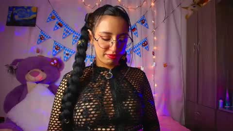 Snapshot of mia_flames chatting on 26, 9, 2025 Mia flames online show from 26, 9, 2025