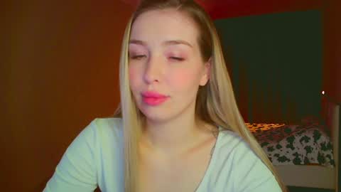 Snapshot of mia_fleur_ chatting on 6, 2, 2025 Mia online show from 6, 2, 2025